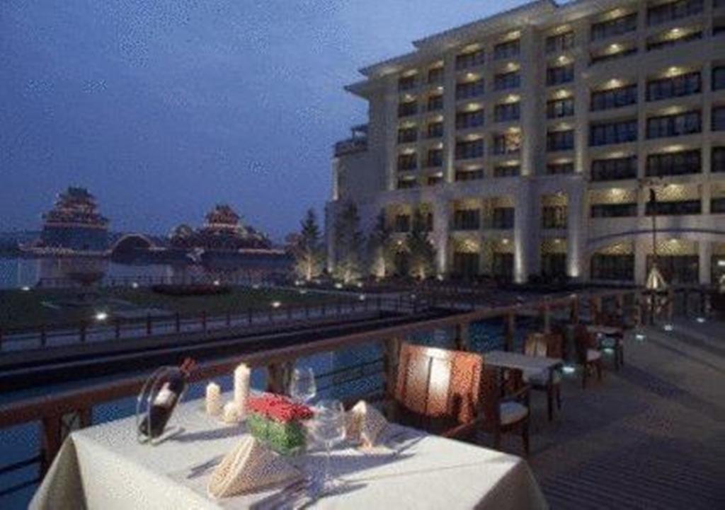 New Century Grand Hotel Kaifeng Exterior foto